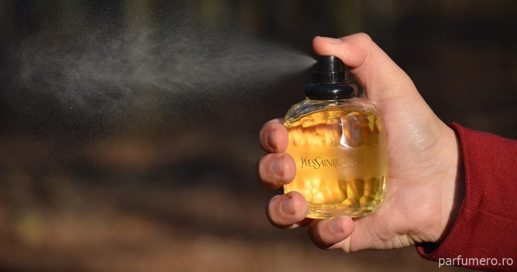 Cât parfum să folosești. Câte pufuri și când e prea mult