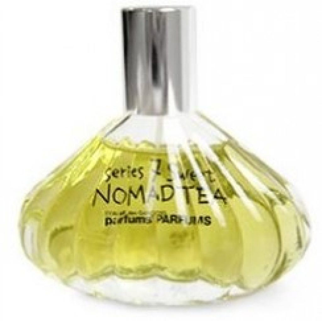 Comme des Garçons Nomad Tea, ceai verde cu mentă și un fir de fum