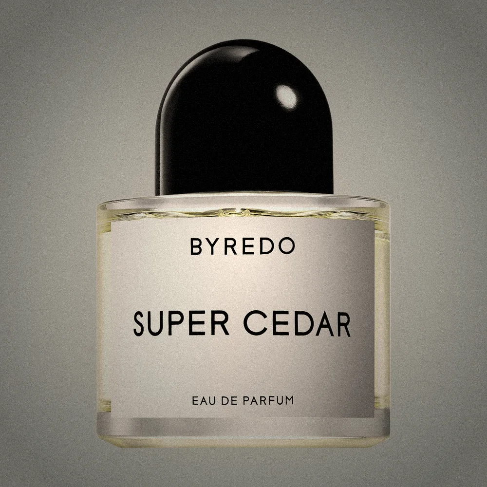 BYREDO Super Cedar. Lemn de creion ascuțit, curat și fără dulceață